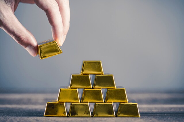 世界同時株安で「金」は逆行高。原油は急落。今後どうなる