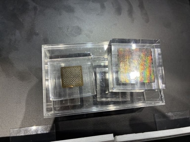 量子コンピューティングEXPOにて筆者が撮影したチップの写真