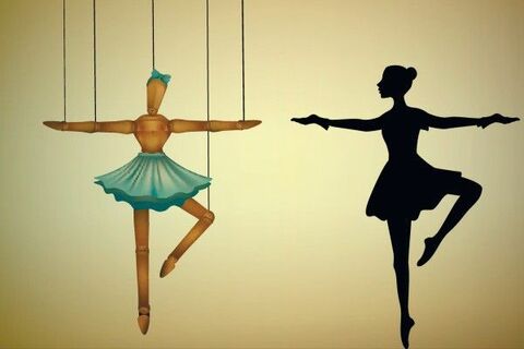 日経平均は米株を追う動き。米中対立激化と米失業支援策に注目