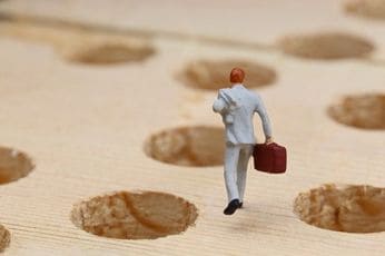 「確定申告不要」は勘違い？源泉徴収あり特定口座の注意点