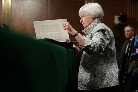 円高・政治不安が日経平均の上値を押さえる