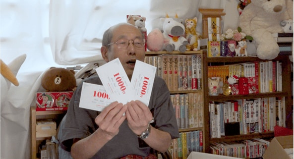 インタビューを受ける桐谷さん