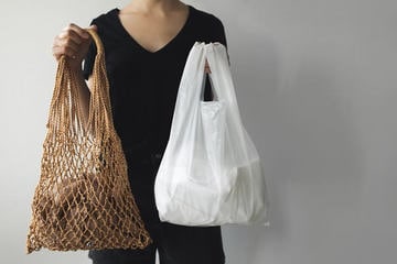 【2020（令和2）年7月1日】大手コンビニ3社などでレジ袋の有料化が始まる