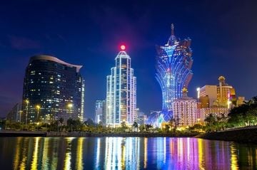 【1987（昭和62）年4月13日】マカオ返還の共同声明に調印