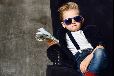 年金型の分散投資はリスクオフで不利。「円高」を乗り切るなら、外国人投資家型？