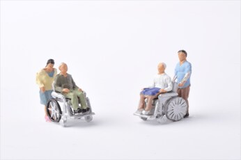 介護施設「出禁」の現実。親、配偶者の「無自覚なハラスメント」の代償と在宅介護うつ