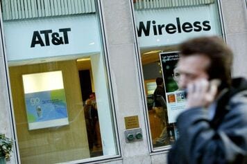 配当利回り6％強のAT&T、事業の見通しとリスクは？