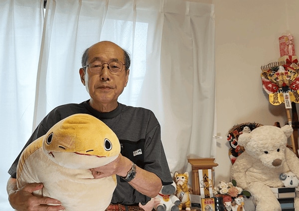 インタビューを受ける桐谷さん