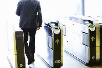 【2001(平成13)年11月18日】Suica誕生