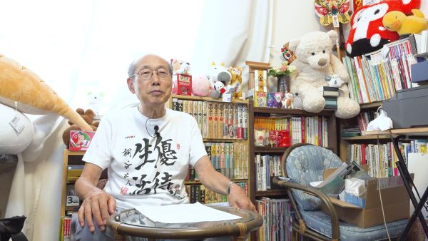 インタビューを受ける桐谷さん