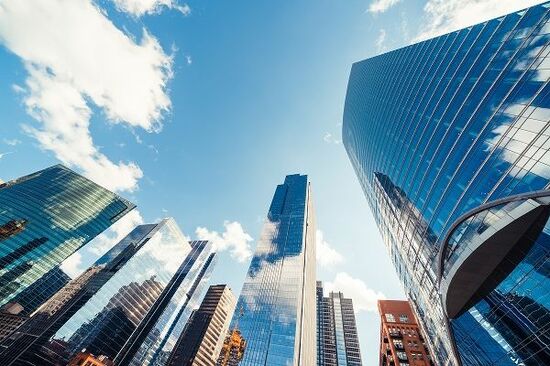 米関税をめぐる大混乱後の投資先として不動産関連業種を検討する
