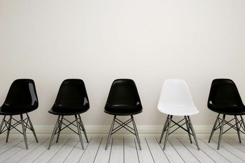 『内閣支持率』低下の株式市場への影響は？