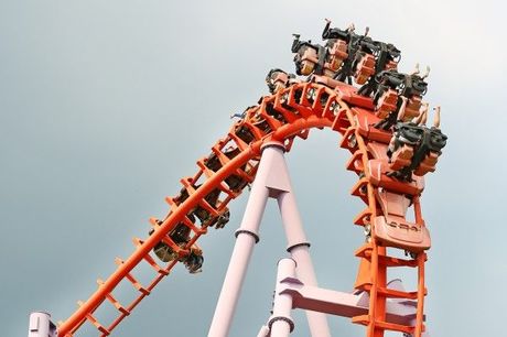 「逆張り」と「順張り」のメリット、デメリット。株価急落銘柄への対処法とは？