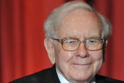 バフェットがred hotと呼ぶ米国経済は世帯収入の3分の1が国からの給付