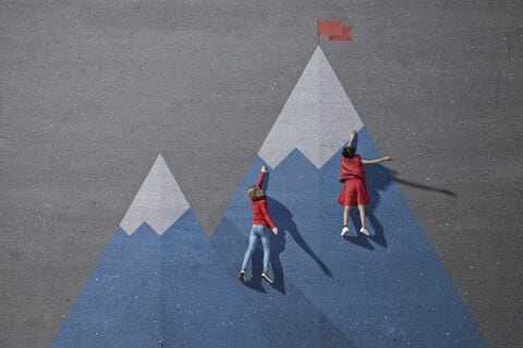 下落相場で順張りと逆張り・どちらが有利か？