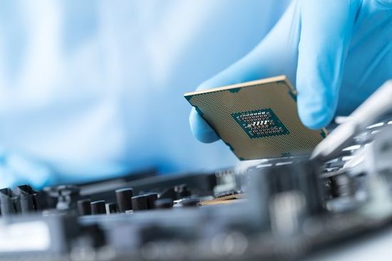 1年ほど調整している半導体関連株は割安なのか？ 