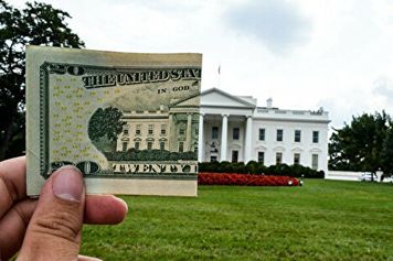 日米株高は続く？波乱の下半期。押し上げ要因と大統領選リスク