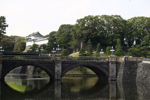 即位礼正殿の儀 平成2年11月 即位礼正殿の儀 平成2年11月 即位の儀式の歴史｜