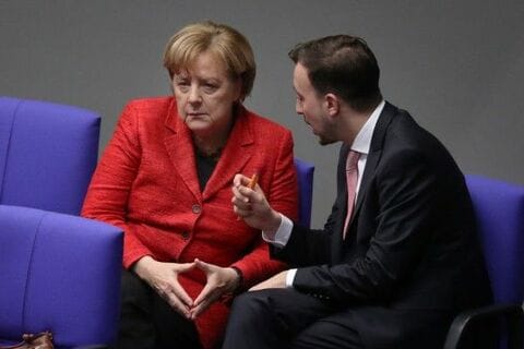 党首退任の『メルケル』、首相続投できるのか？