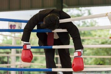 なぜ人気の投資信託で多くの人が損をするのか？